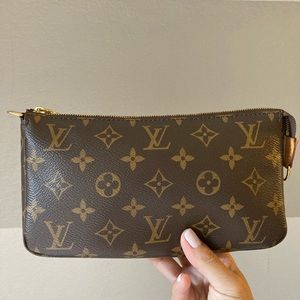 Authentic Louis Vuitton Pochette Accesoires New Model